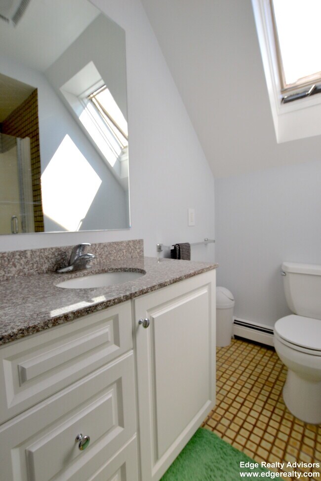 Building Photo - 45 Aldie St