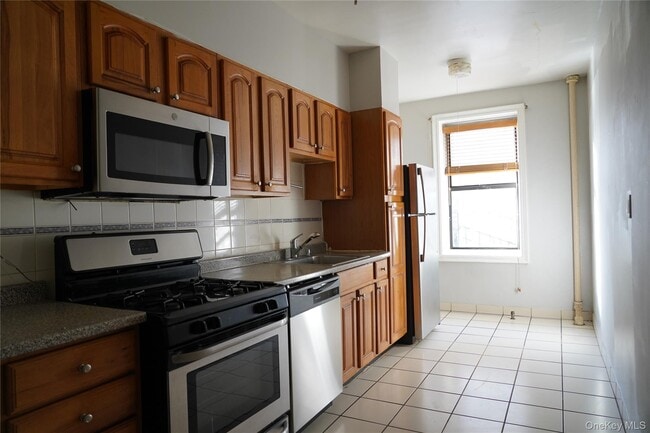 Building Photo - 50-05-50-43 43rd Ave