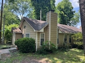 Building Photo - 635 LaGrange Park Cove
