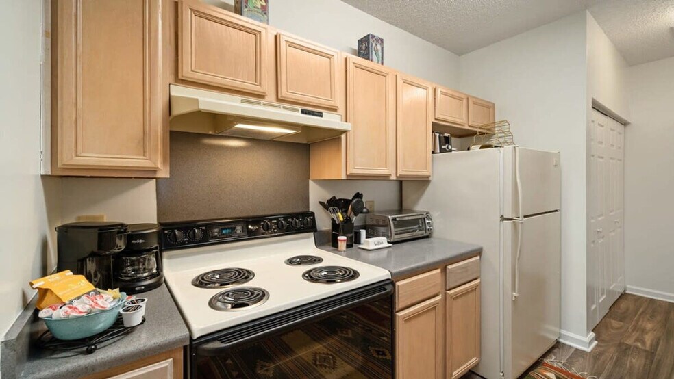 Building Photo - 3218 Eastover Ridge Dr
