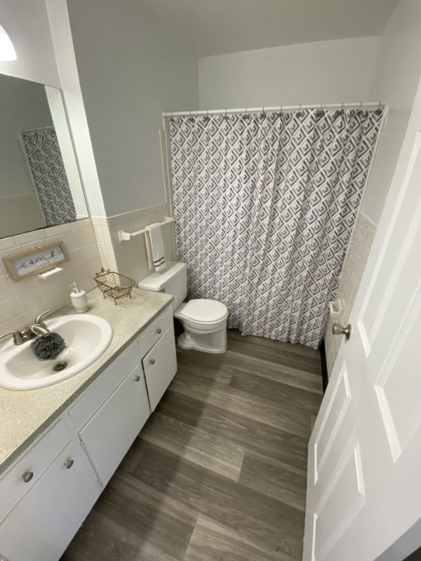 Building Photo - 1005 Hickory Hill Ln