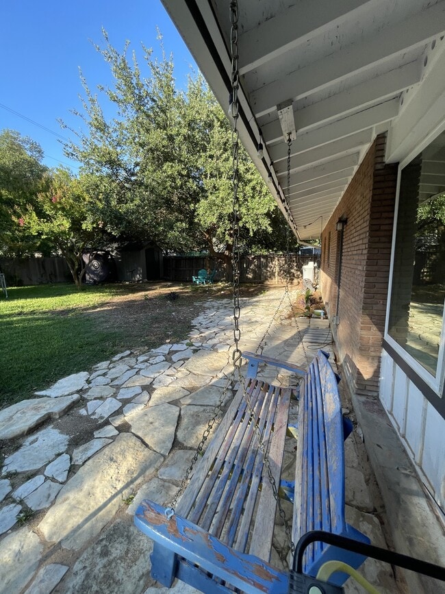 Building Photo - 403 Marquis Ln
