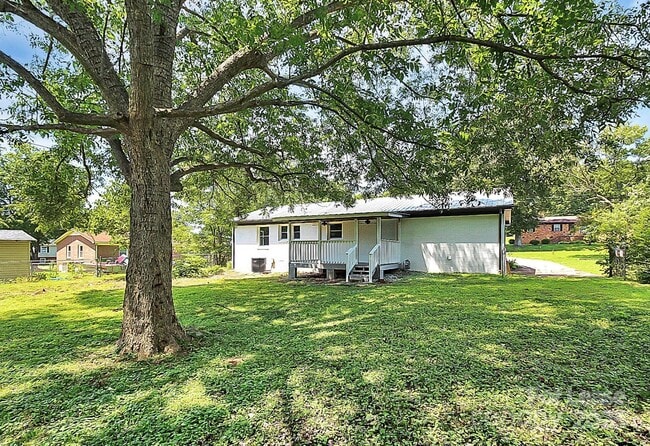 Building Photo - 1433 Edgewood Rd