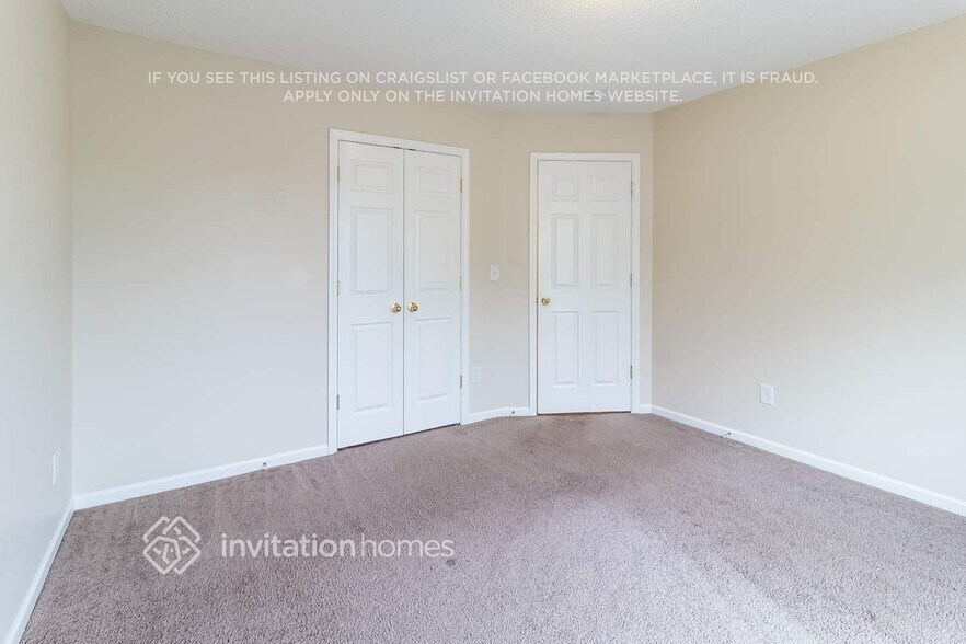 Building Photo - 400 Bennington Dr