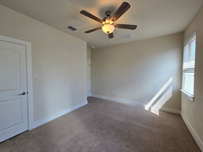 Building Photo - 727 Gristmill Dr