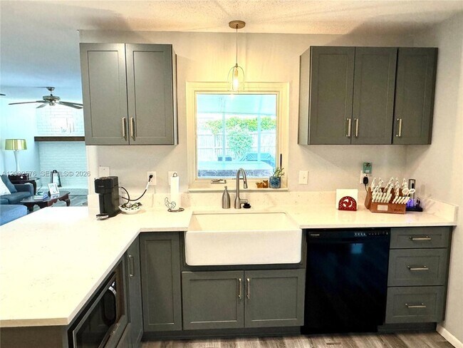 Building Photo - 1063 Wexford Way