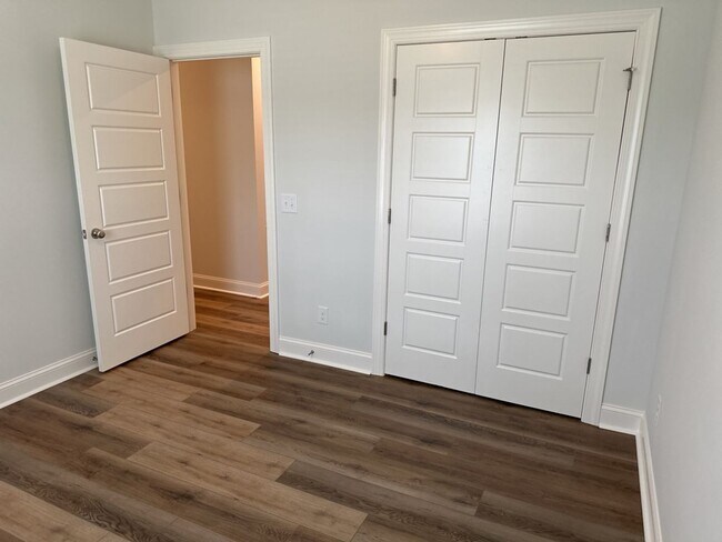 Building Photo - 20 Owens Rd