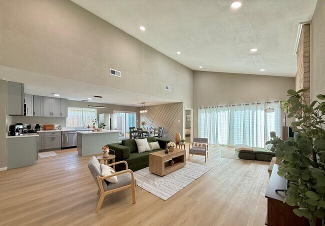 Building Photo - 6310 Briar Terrace Dr