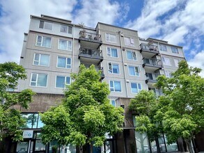 Building Photo - 12334 31st Ave NE