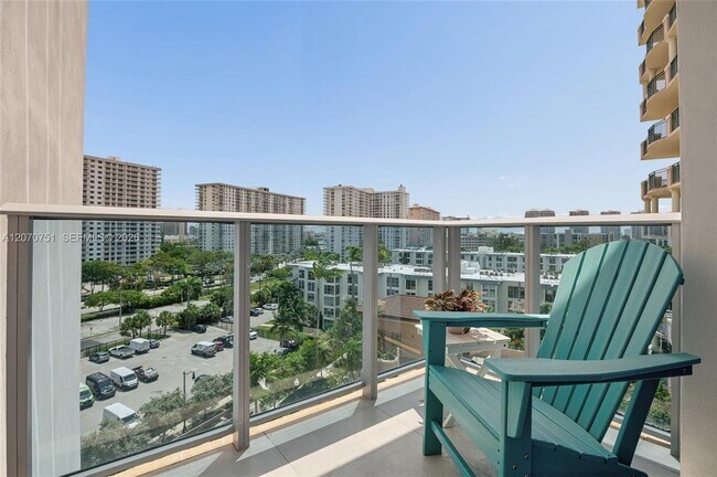 Building Photo - 17550 Collins Ave