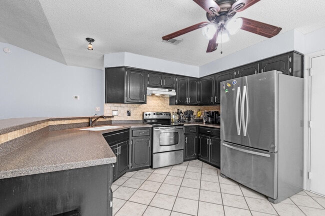 Building Photo - 470 Managua Way