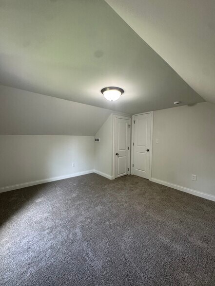 Building Photo - 557 West St