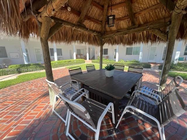 Building Photo - 4228 N Ocean Dr