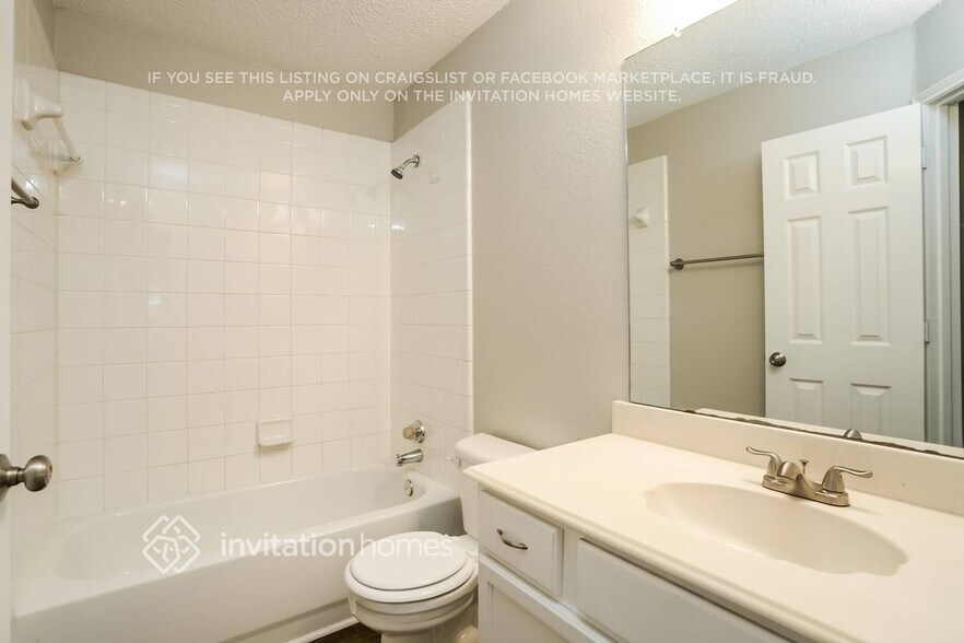 Building Photo - 9999 Buckingham Ln