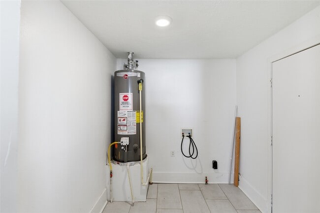 Building Photo - 3808 State Hwy 3