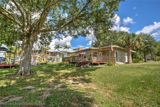 Building Photo - 2175 Lakeview Dr