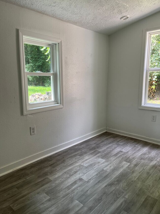 Building Photo - More Space, More Possibilities, More Room to Call Home!