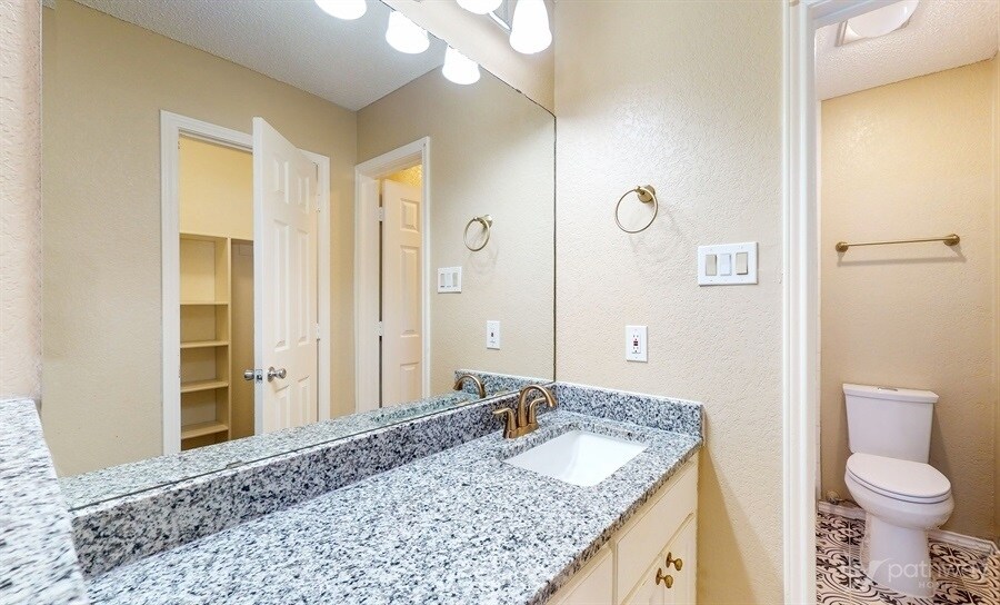 Building Photo - 16 Atlanta Ct