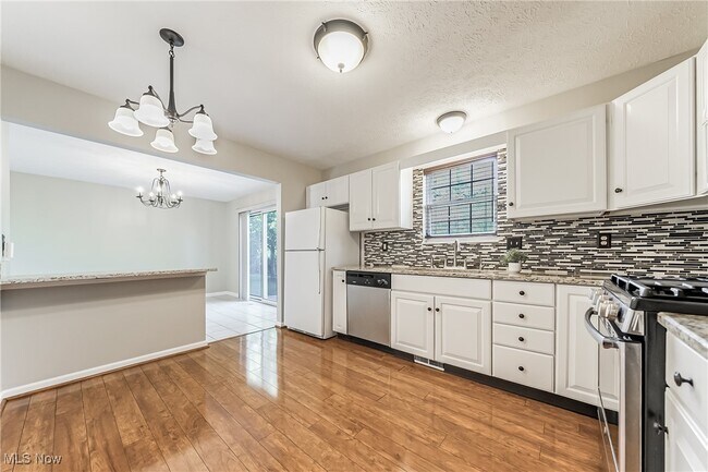 Building Photo - 751 Heath Ln