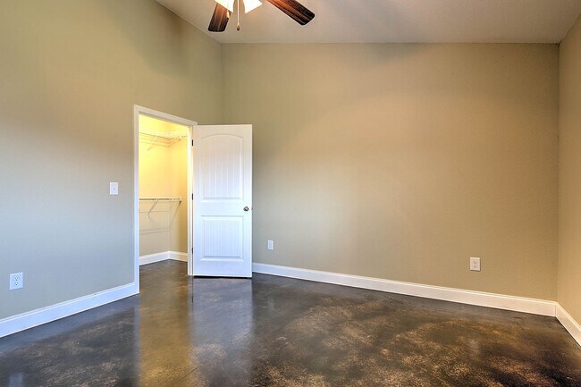 Building Photo - 15 Sutter Pl