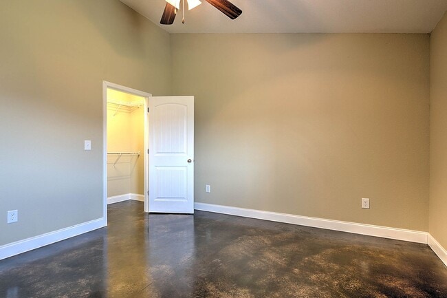 Building Photo - 16 Sutter Pl