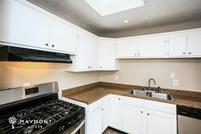 Building Photo - 3149 Christopher Ln