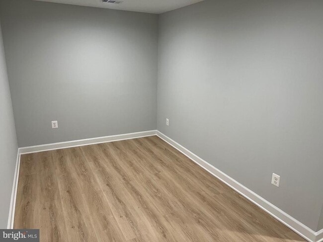 Building Photo - 12149 Salemtown Dr