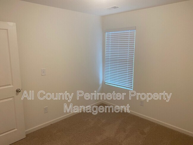 Building Photo - 1117 Union Pacific Wy
