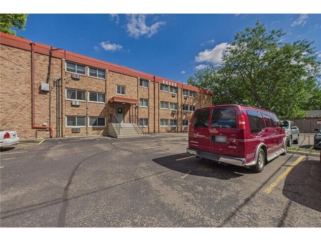 Building Photo - 2630 Pleasant Ave