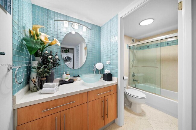 Building Photo - 2301 Collins Ave