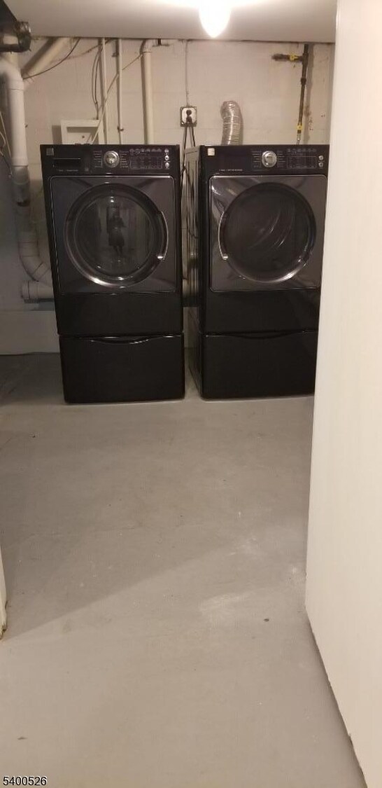 Building Photo - 374 E Midland Ave