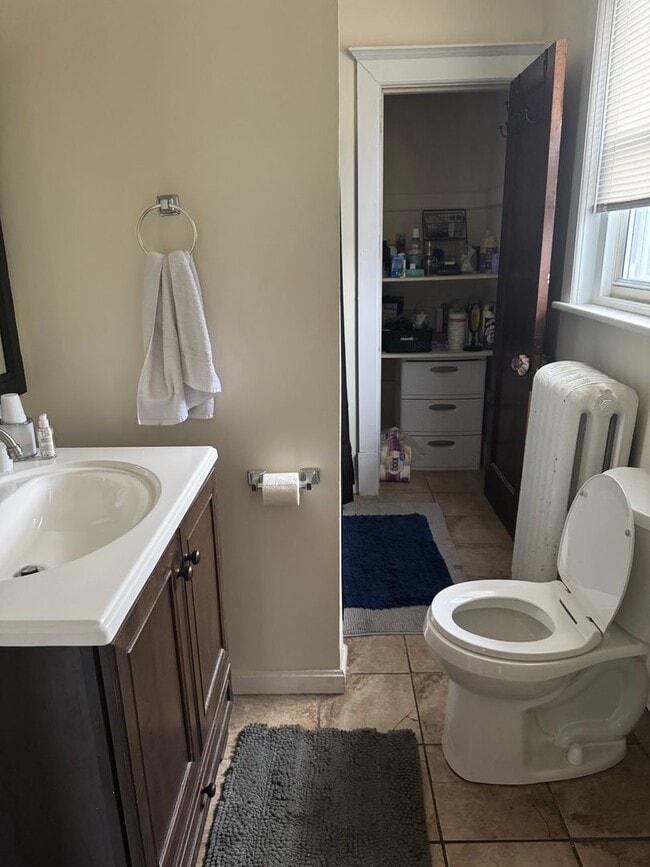 Building Photo - 5 Bedroom Detached Home in fountain Hill