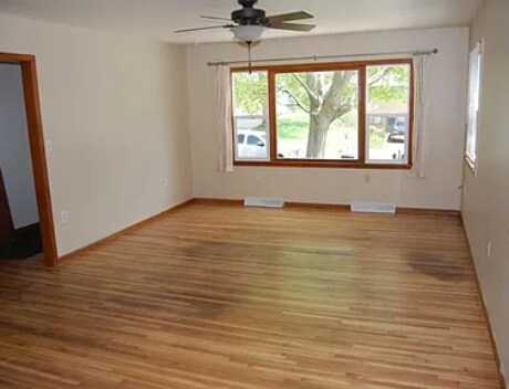 Building Photo - 722 13th Ave