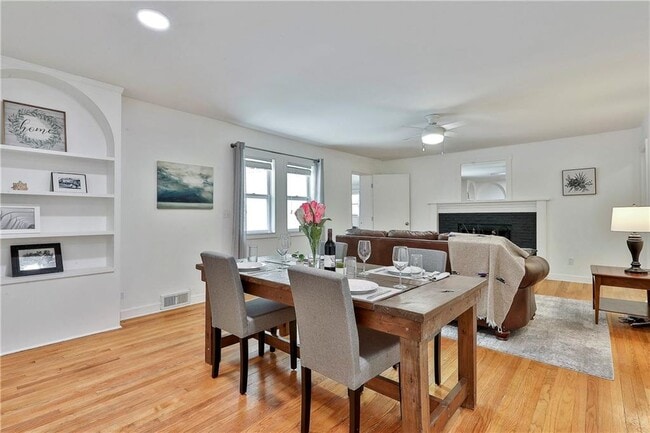 Building Photo - 2037 Lively Ridge Rd NE
