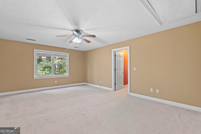 Building Photo - 235 Smokerise Trce