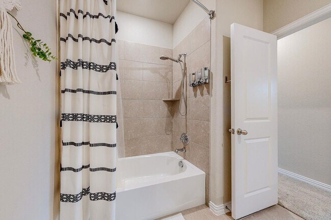 Building Photo - 7524 Redondo Dr