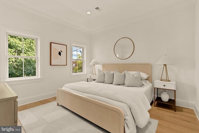 Building Photo - 4830 8th St NW