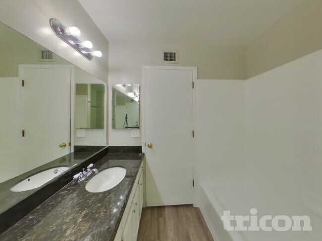 Building Photo - 1550 E Kramer St