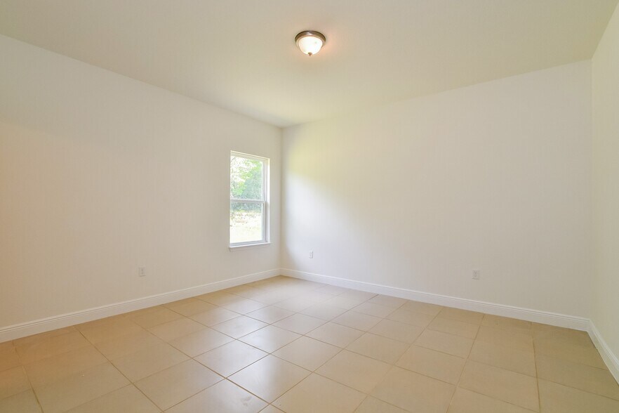 Building Photo - 16673 SW 21st Cir