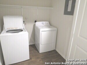 Building Photo - 6506 Tempo Switch