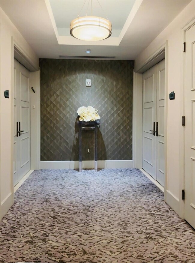 Building Photo - 3333 NE 32nd Ave