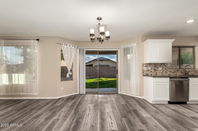 Building Photo - 3545 E Crescent Way