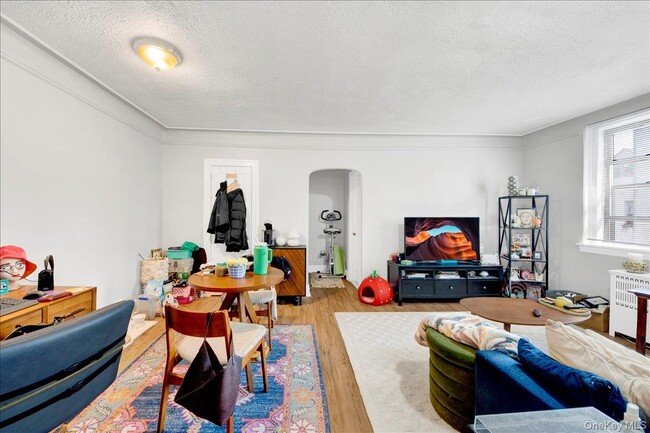 Building Photo - 7 Greenridge Ave