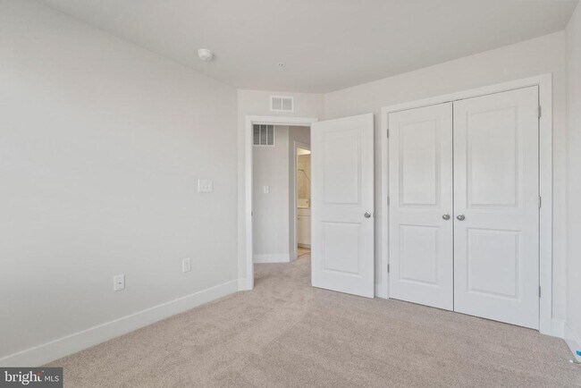 Building Photo - 1830 Parham Wy