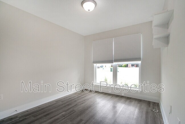 Building Photo - 152 Polo Ter