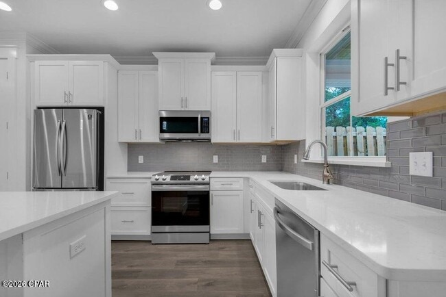 Building Photo - 8408 Warner Pl