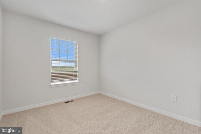 Building Photo - 16628 Green Glade Dr