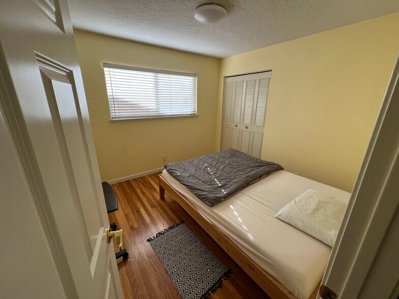 Bedroom-3 (10x10) - 1642 Tahoe Dr