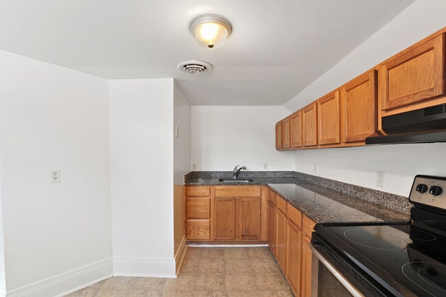 Building Photo - 104 N Layton Ave