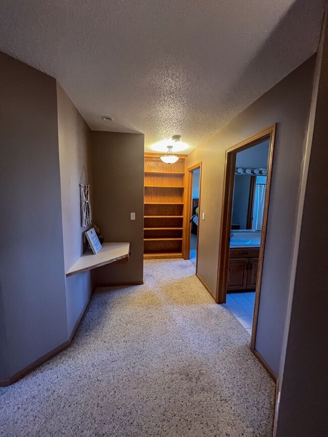 Building Photo - Single Family Home in Moorhead!
